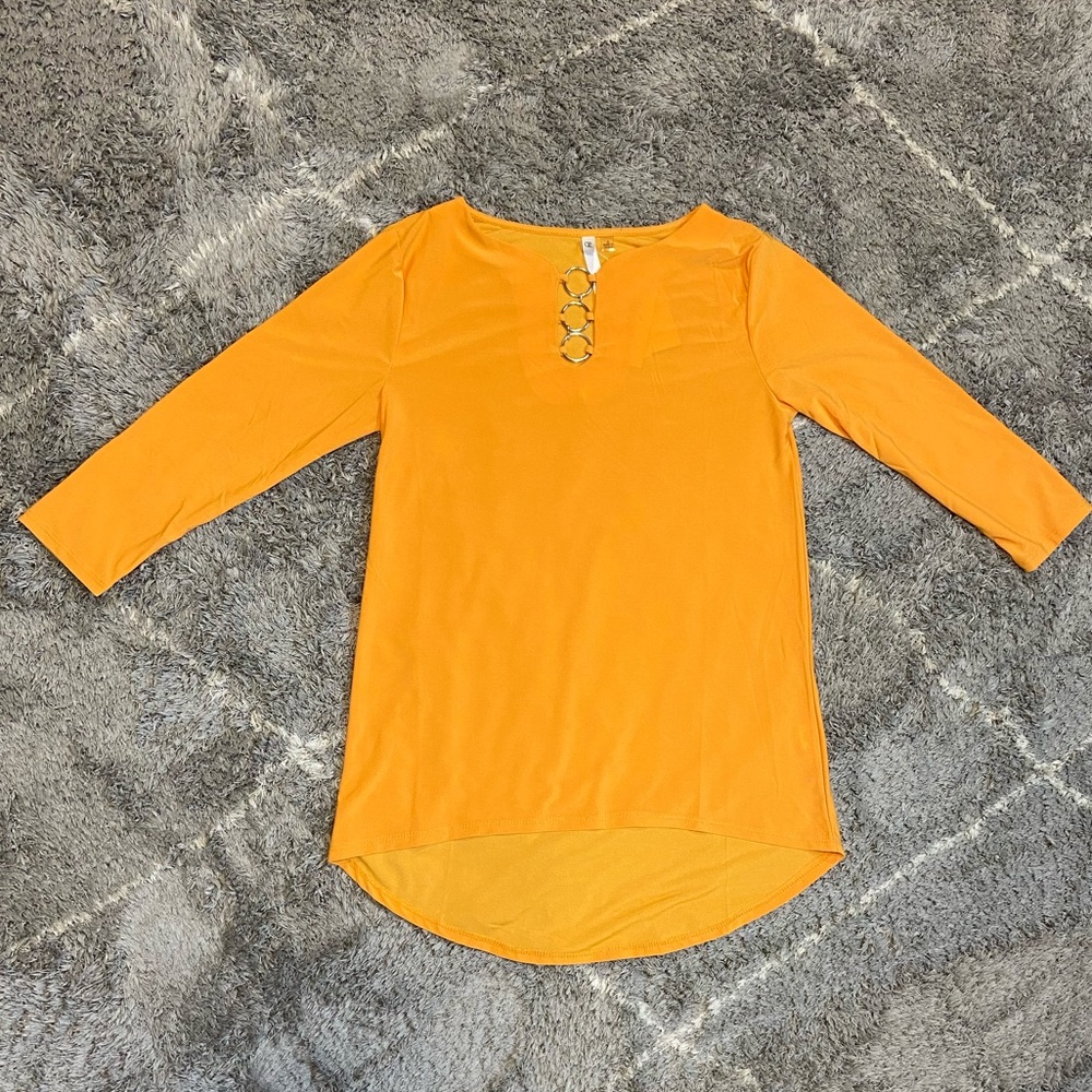 (NWT) NY Collection 3/4 Sleeve Crepe Top. Sz. S